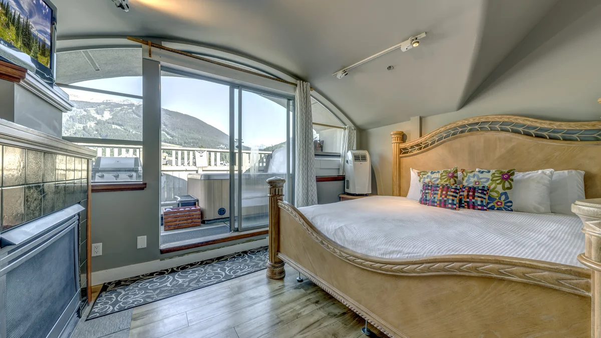 Master Bedroom - King