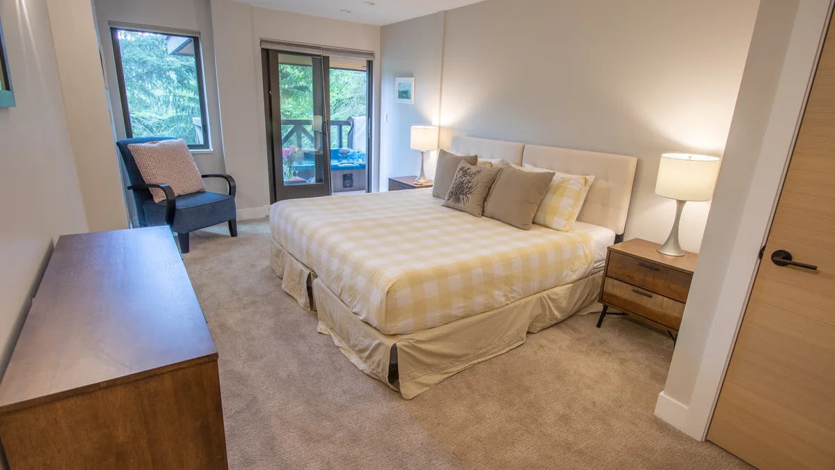 Bedroom 4 - King or 2 Twins