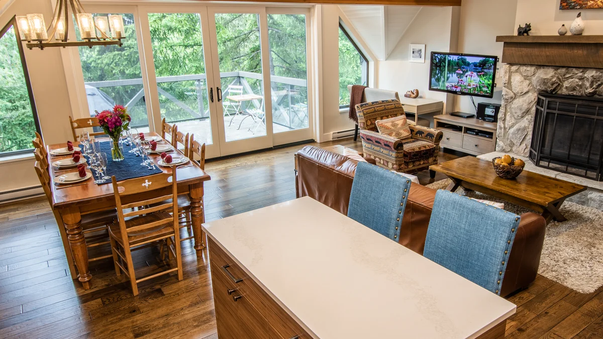 Spacious Kitchen & Living Room