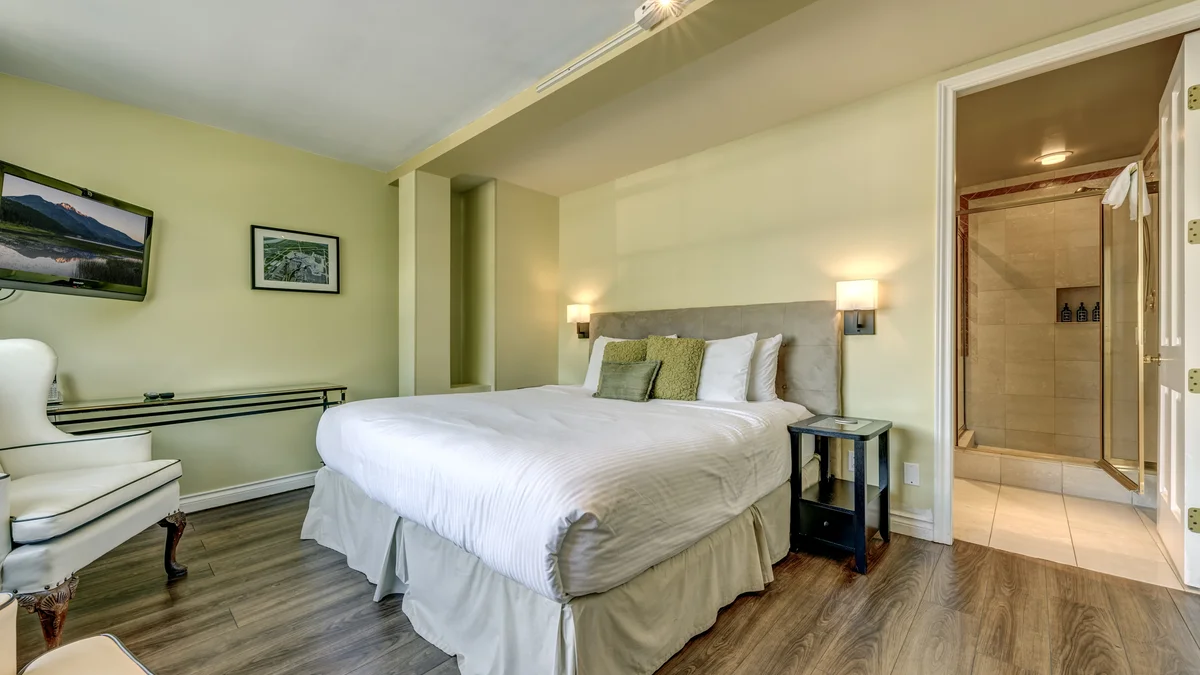 Bedroom 2 - King