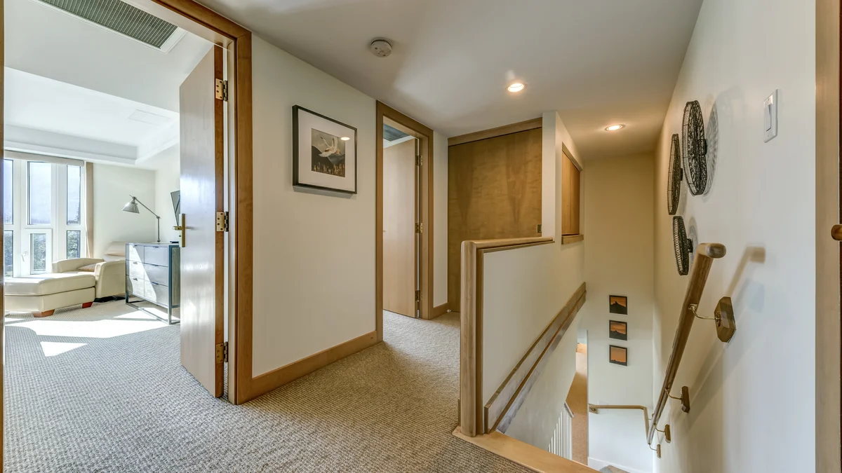 Le Chamois 504 - Upper Village