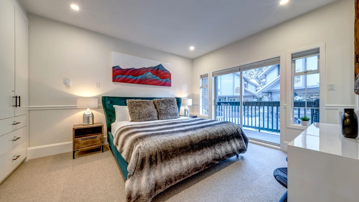 Bedroom 1 - King