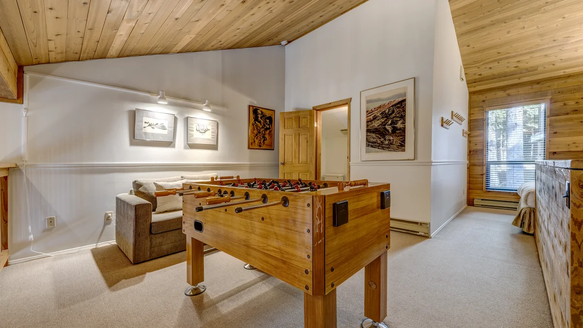 Loft - Foosball Table/Queen Bed