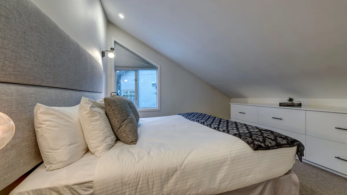 Bedroom 3 - King or 2 Twins