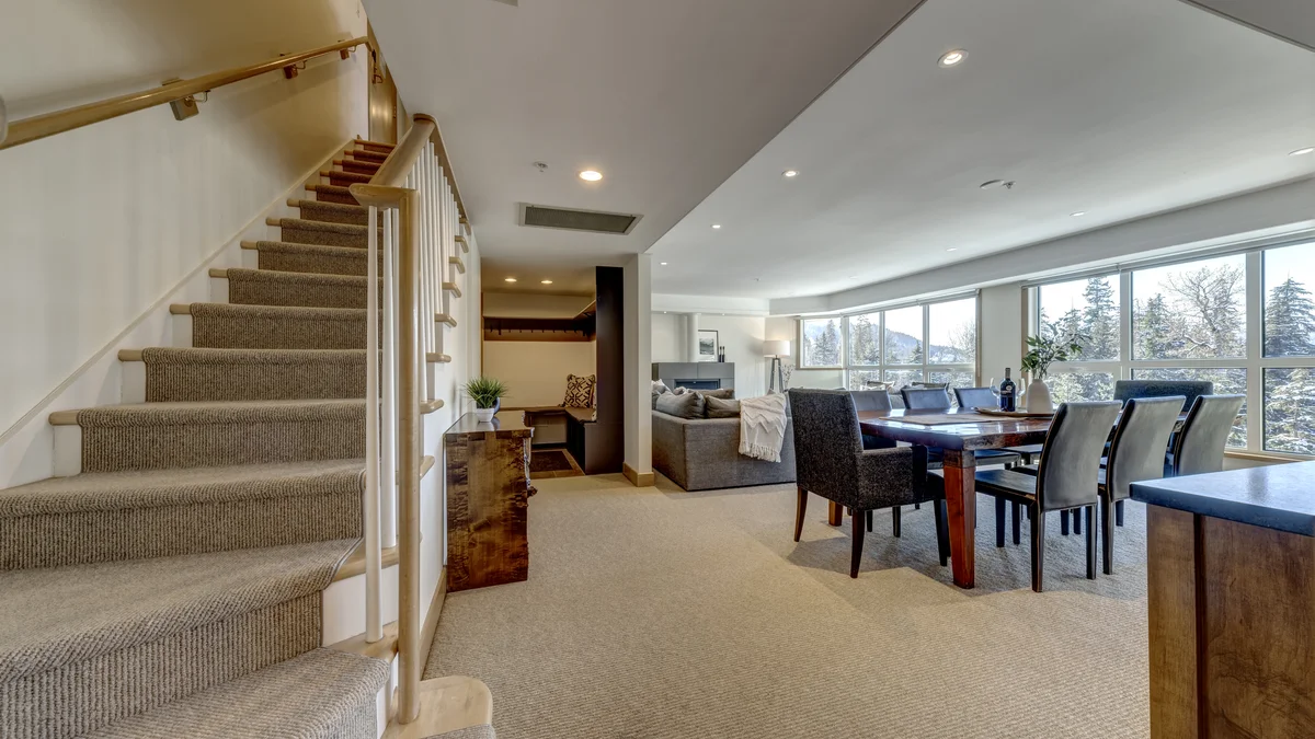 Le Chamois 504 - Upper Village
