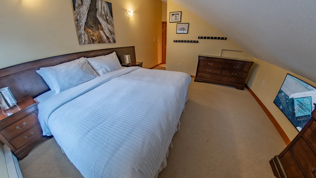 Bedroom 2 - King or 2 Twins