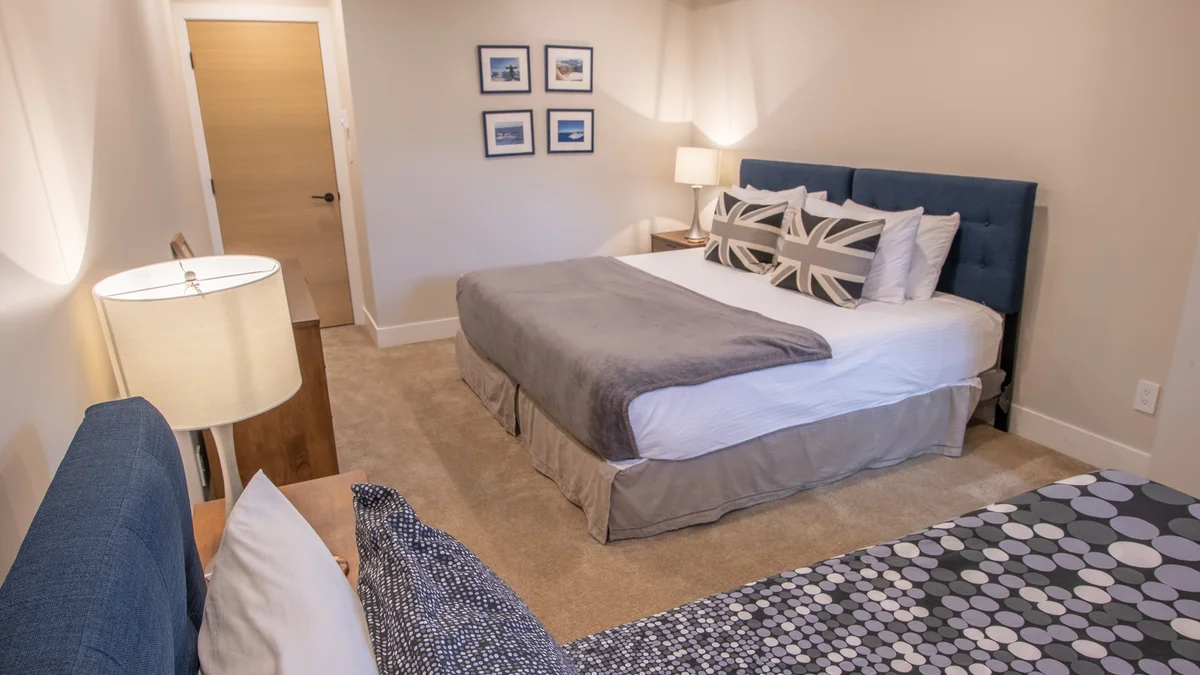 Bedroom 5 - 3 Twins or King & Twin