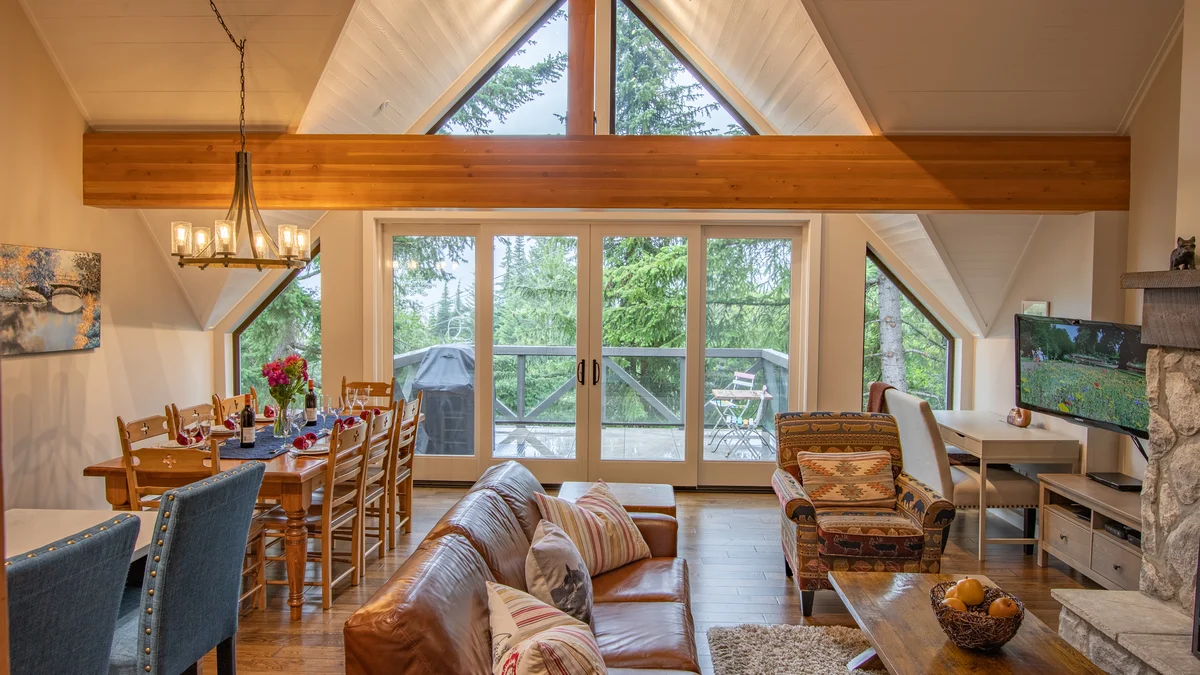 Spacious Kitchen & Living Room