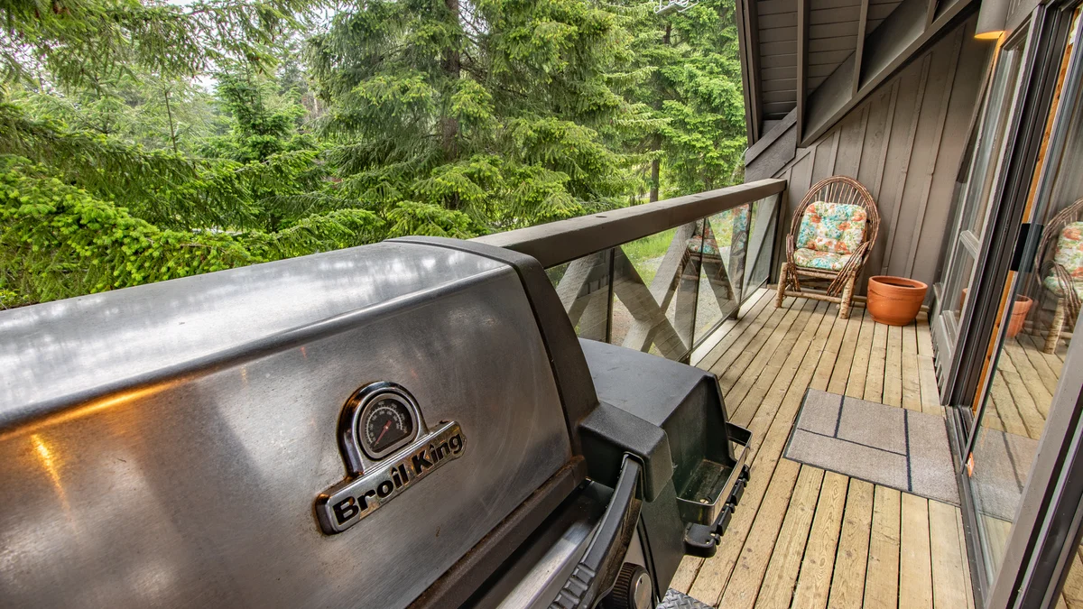 Private Patio w/ BBQ