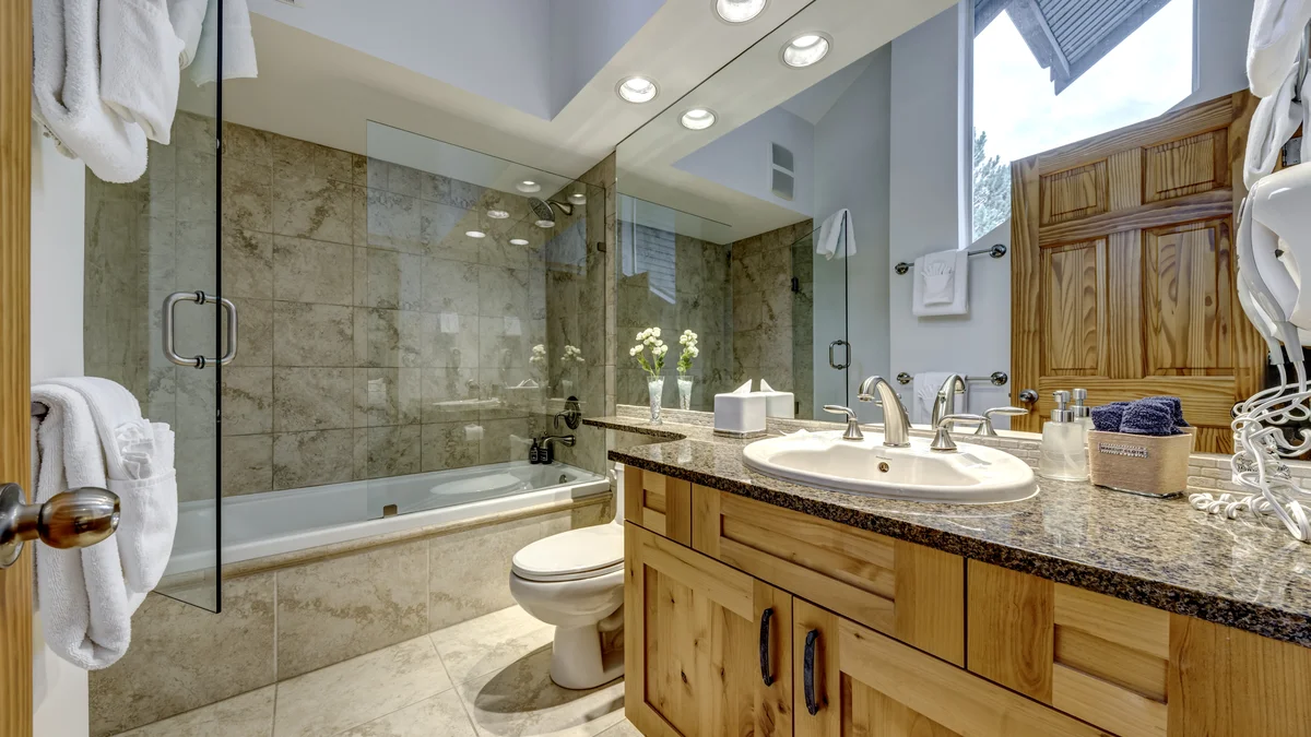 Bedroom 1 - King w/ensuite