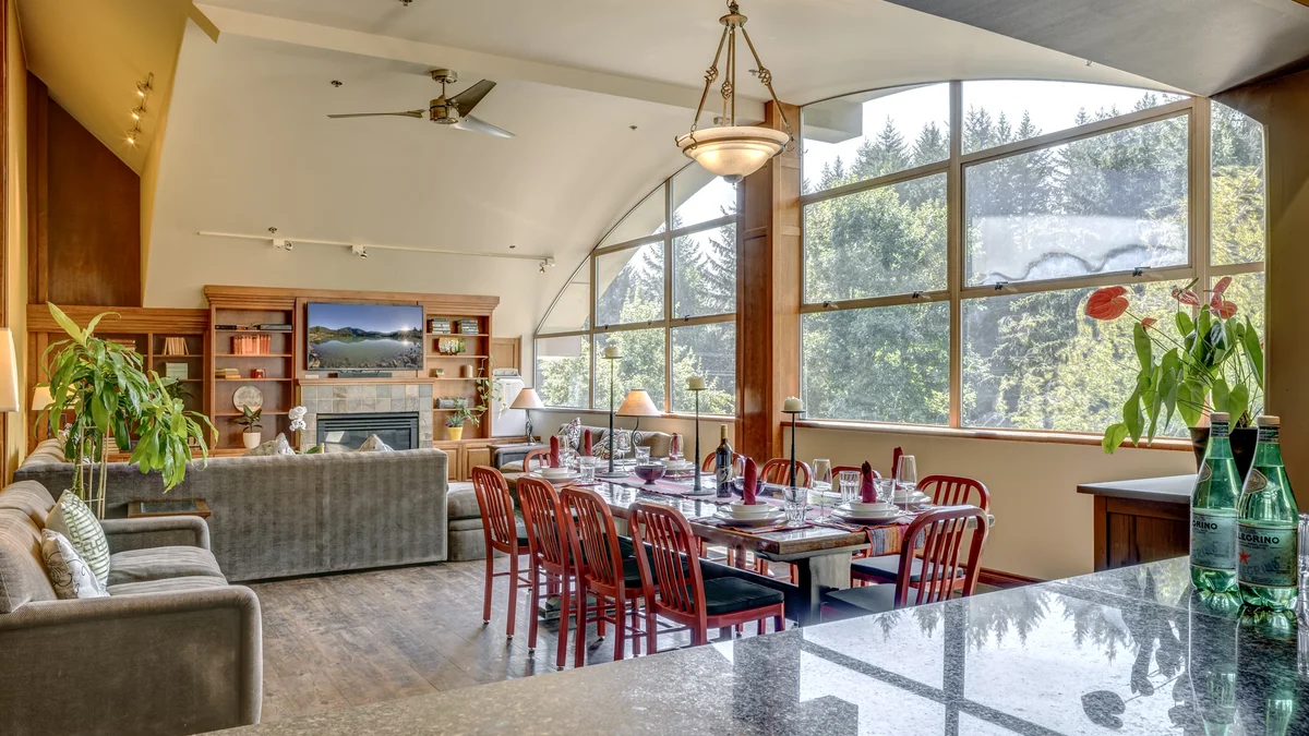 Dining/Living Room