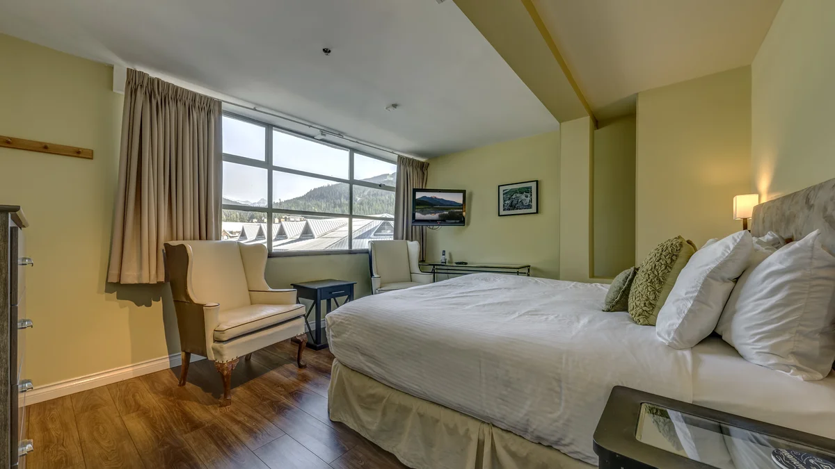 Bedroom 2 - King