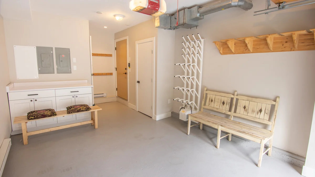 Garage with Boot Dryer