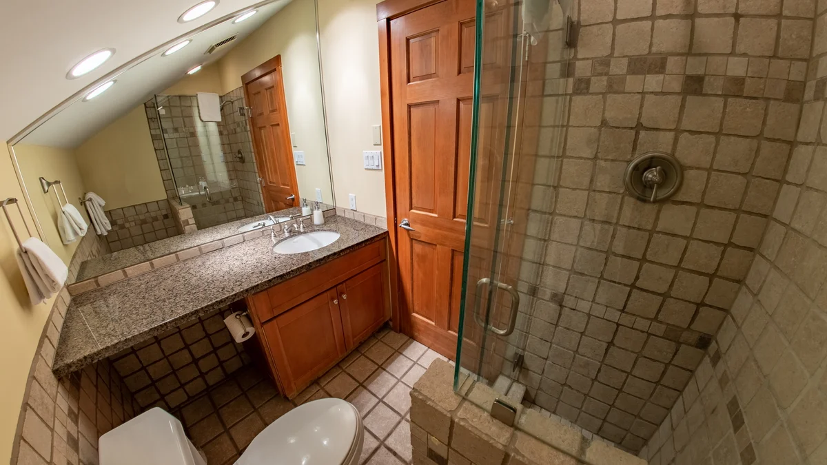 Bedroom 2 Ensuite