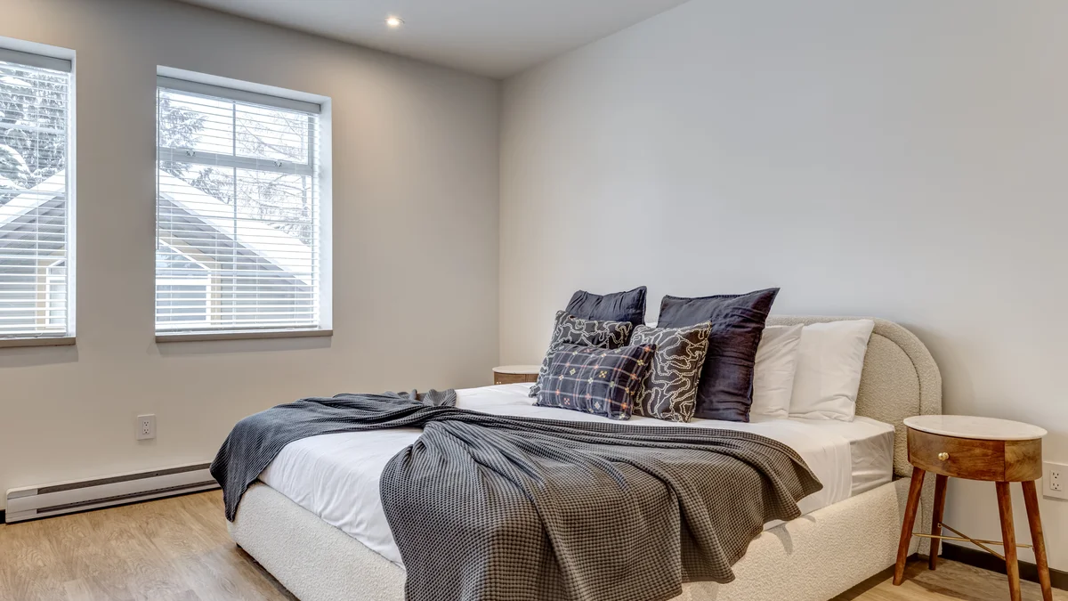 Bedroom 1: King