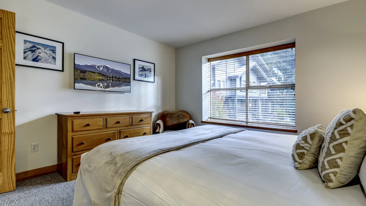 Bedroom 2 - King