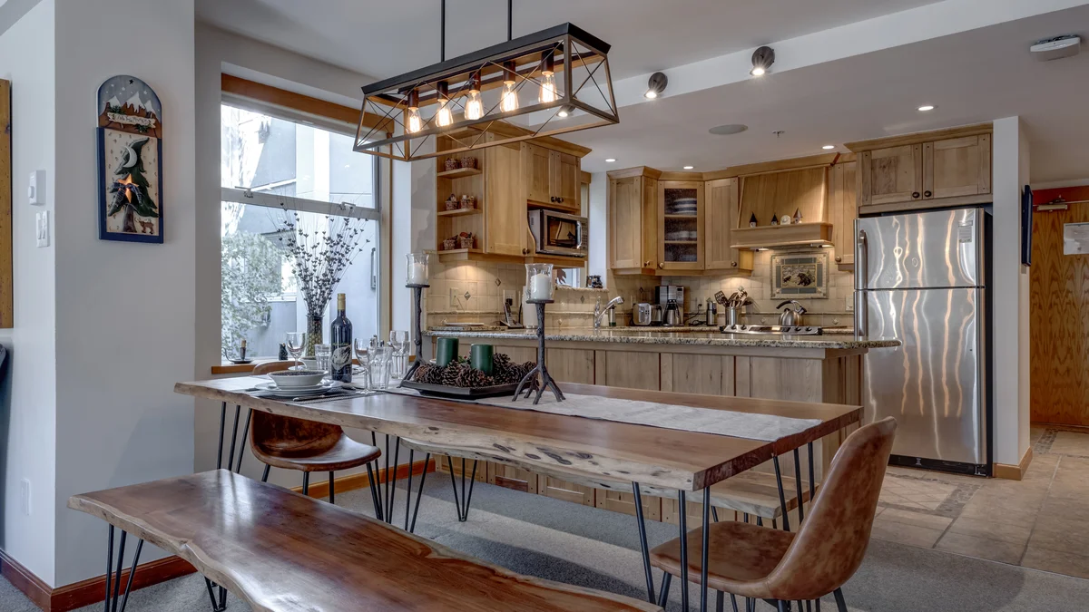 Dining Table & Kitchen
