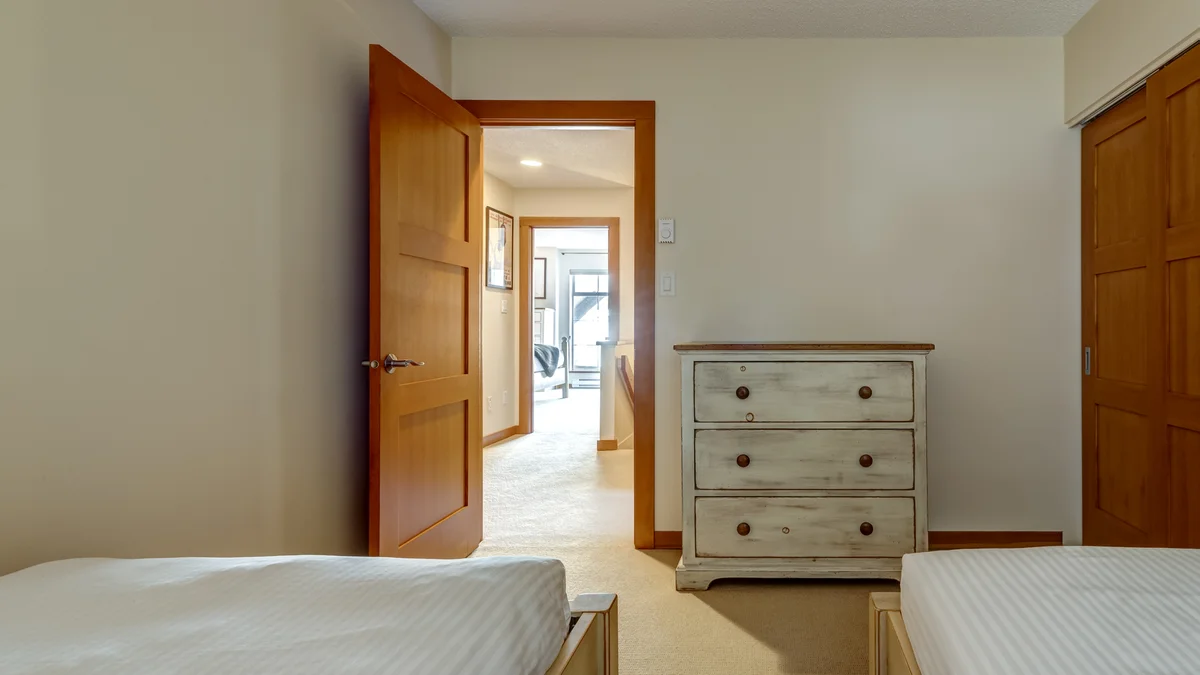 Bedroom 3: 2 x Twins