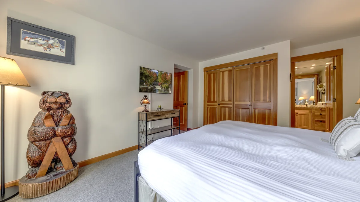 Bedroom 2 - King