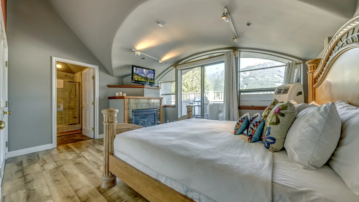 Master Bedroom - King