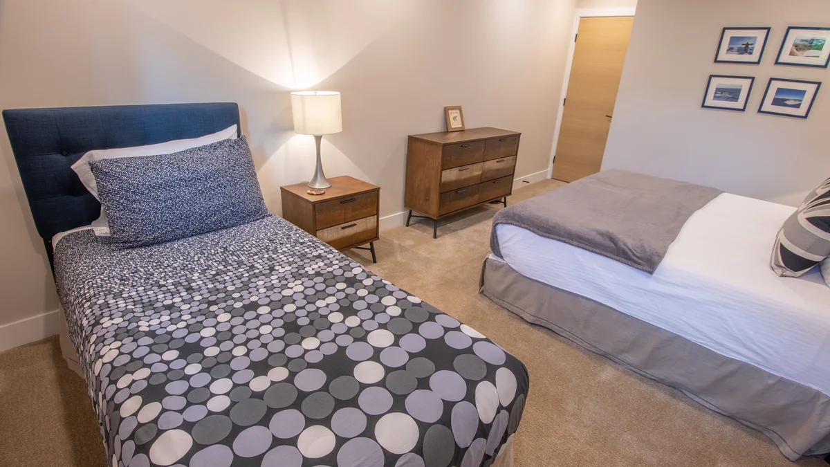 Bedroom 5 - 3 Twins or King & Twin