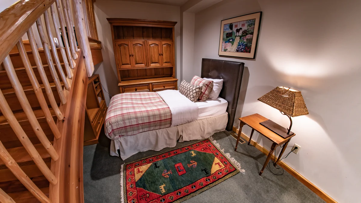Den - Twin Bed