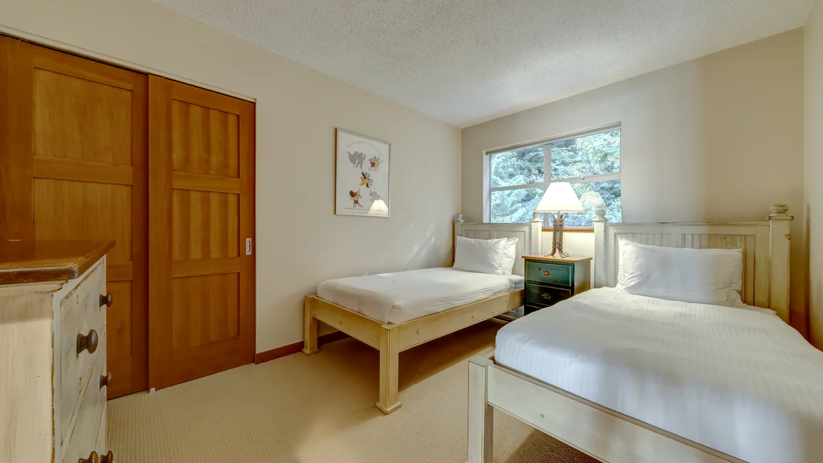 Bedroom 3: 2 x Twins