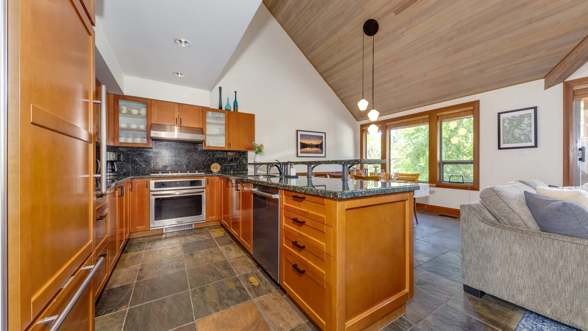 Montebello 4864