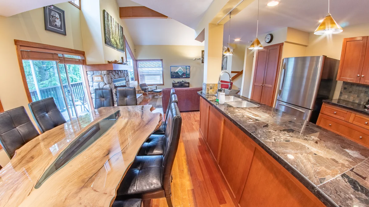 Dining Room - Seating for 10