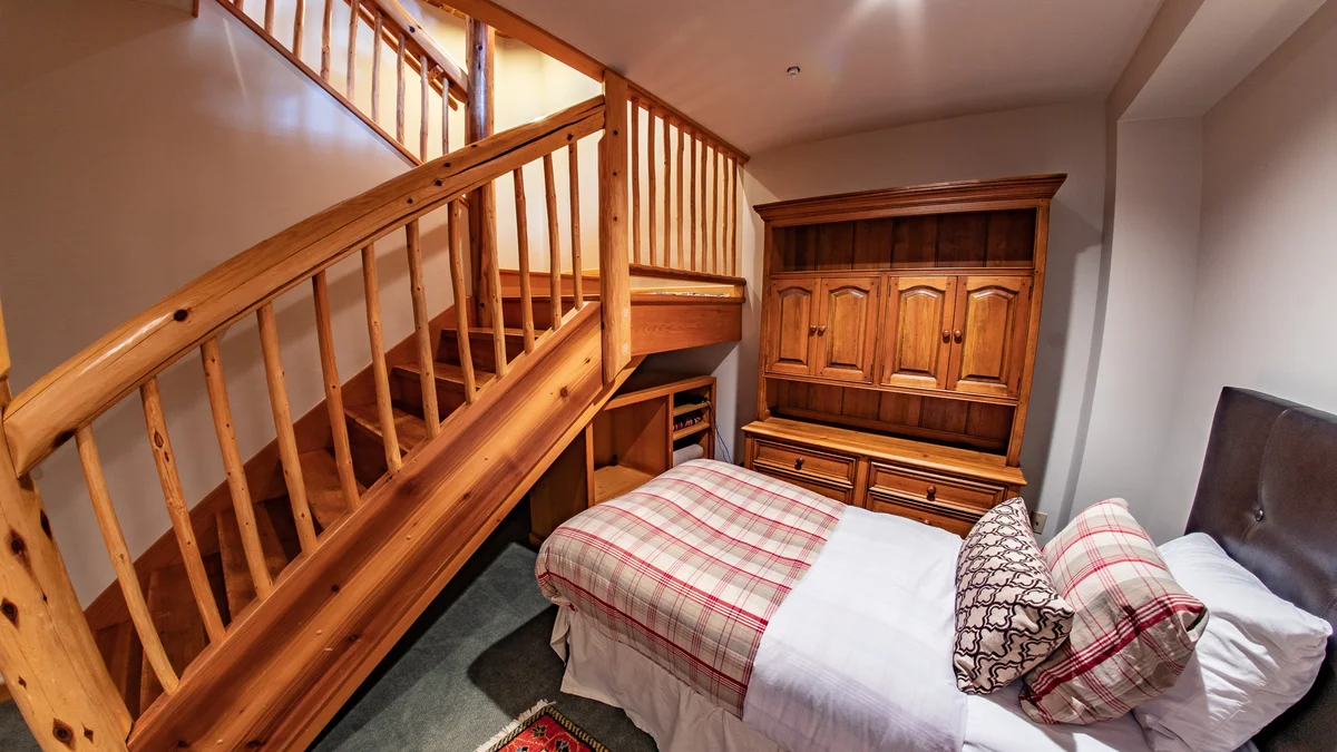 Den - Twin Bed