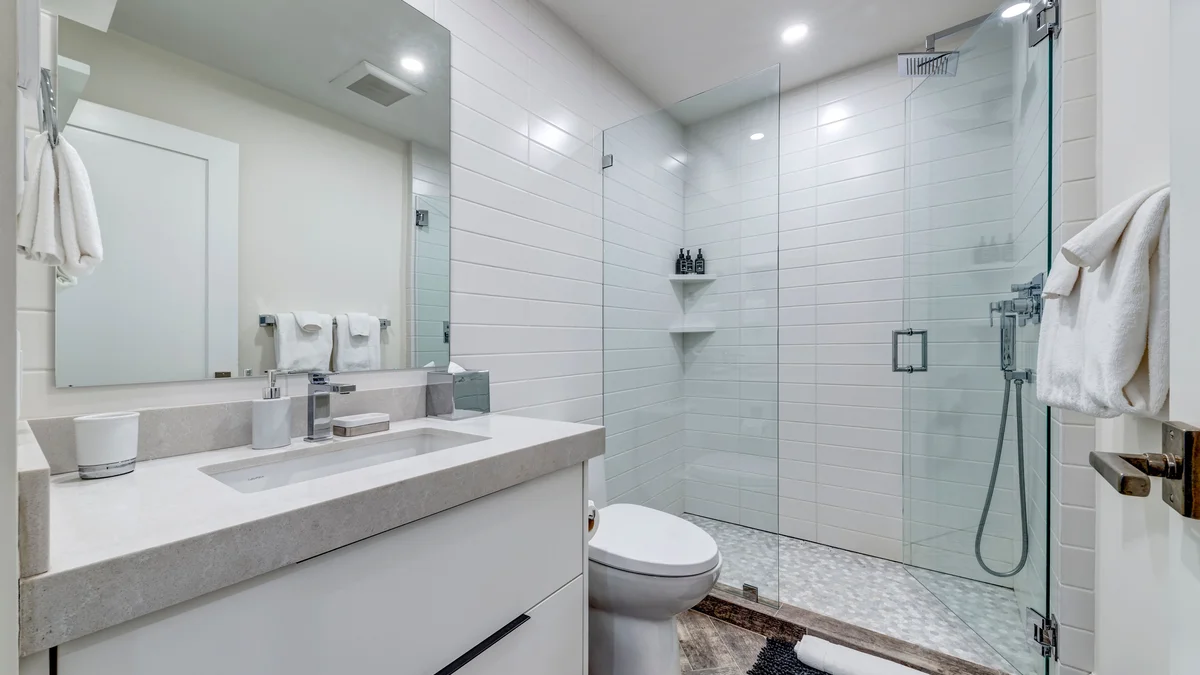 Entry Below Main Level full bathroom