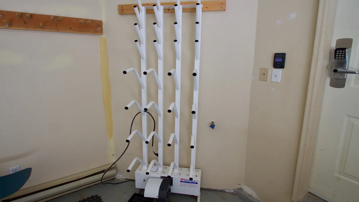 Heated Single Car Garage w/ Boot Dryer