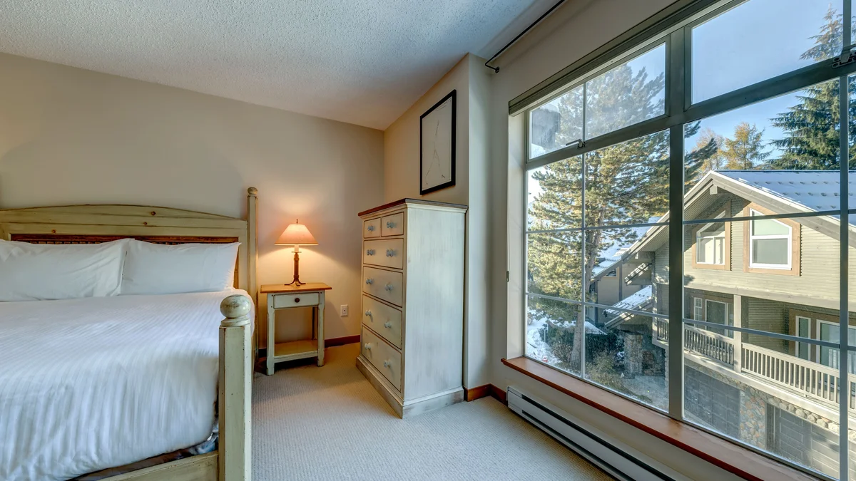 Master Bedroom Queen