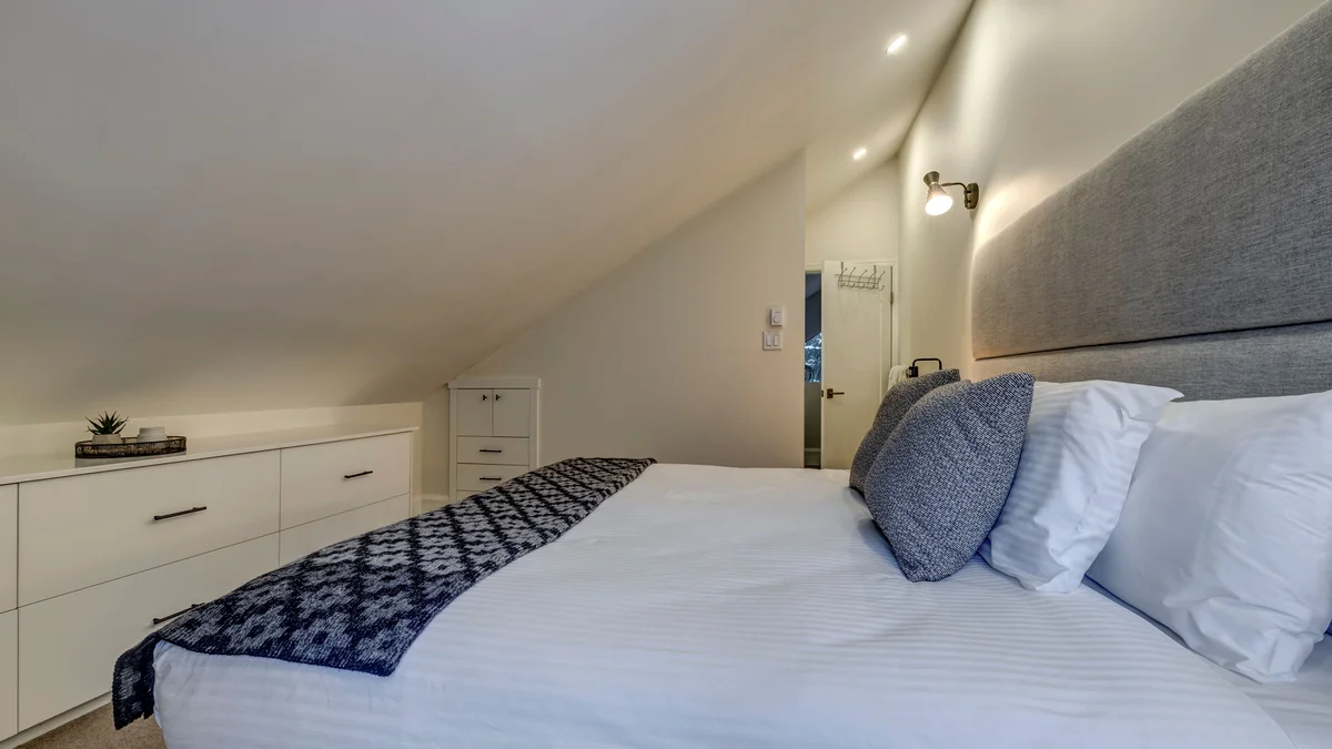 Bedroom 3 - King or 2 Twins